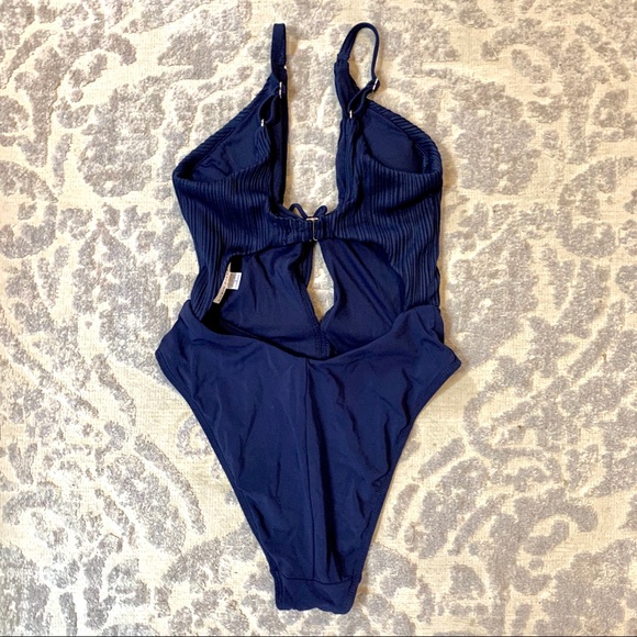 ROBIN PICCONE Sexy One Piece Swimsuit - Picture 4 of 5